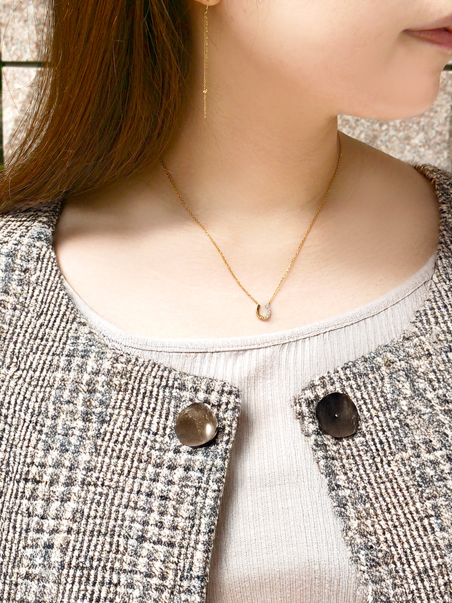 ｈ＆ｄジュエリー Gold Lucky Horseshoe 高見えスタイリングコーデ